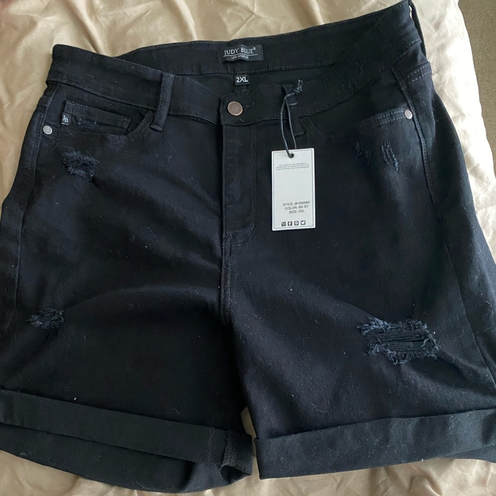 Judy blues black shorts